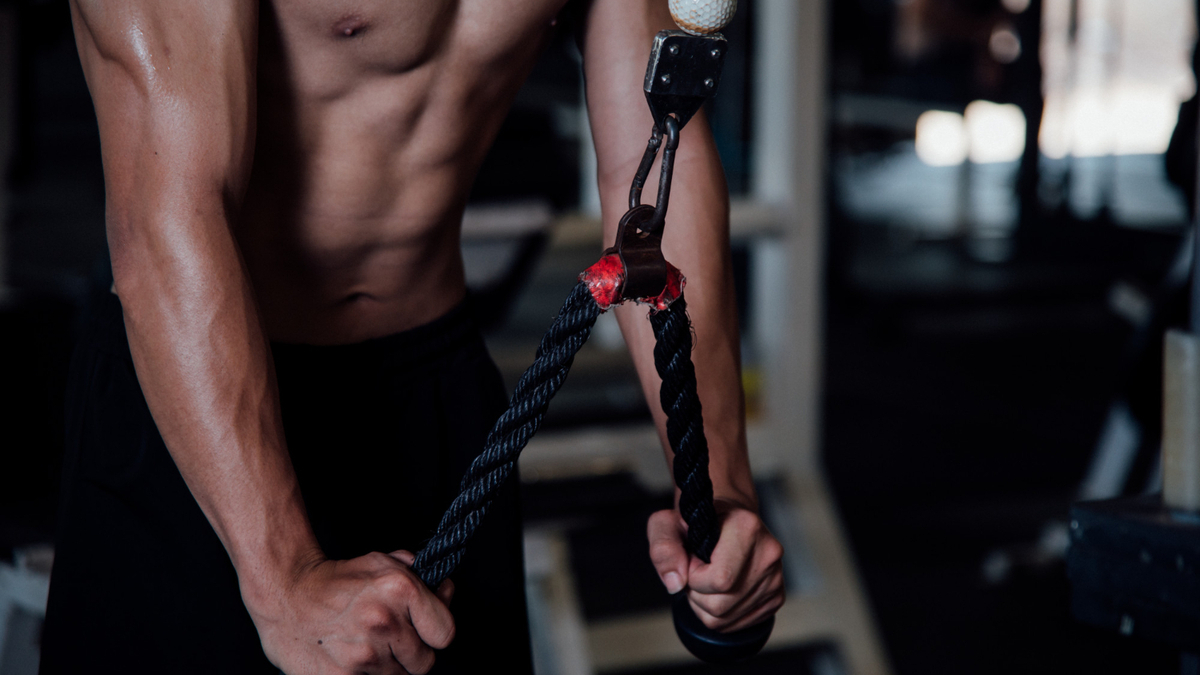 Allenamento tricipiti ai cavi